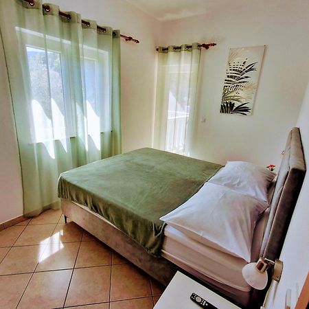 Apartmani Marta Marina Exterior photo