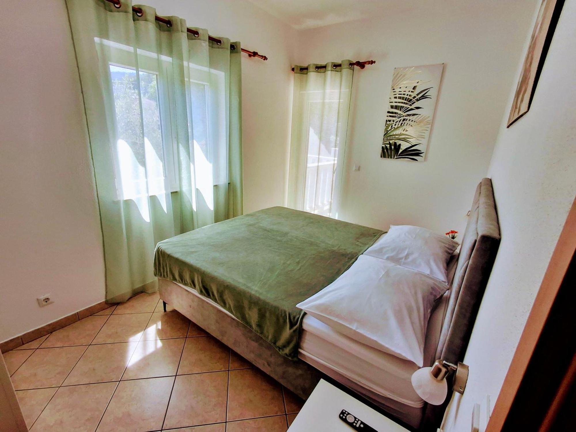 Apartmani Marta Marina Exterior photo